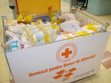 Colectă de alimente pentru nevoiaşii Constanţei